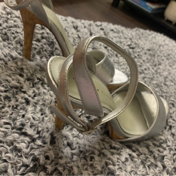 Heels - Picture 4 of 5